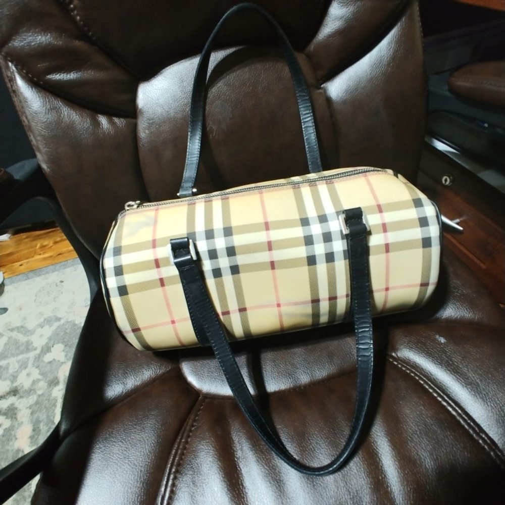 Burberry Lola Barrel Nova Check Bag